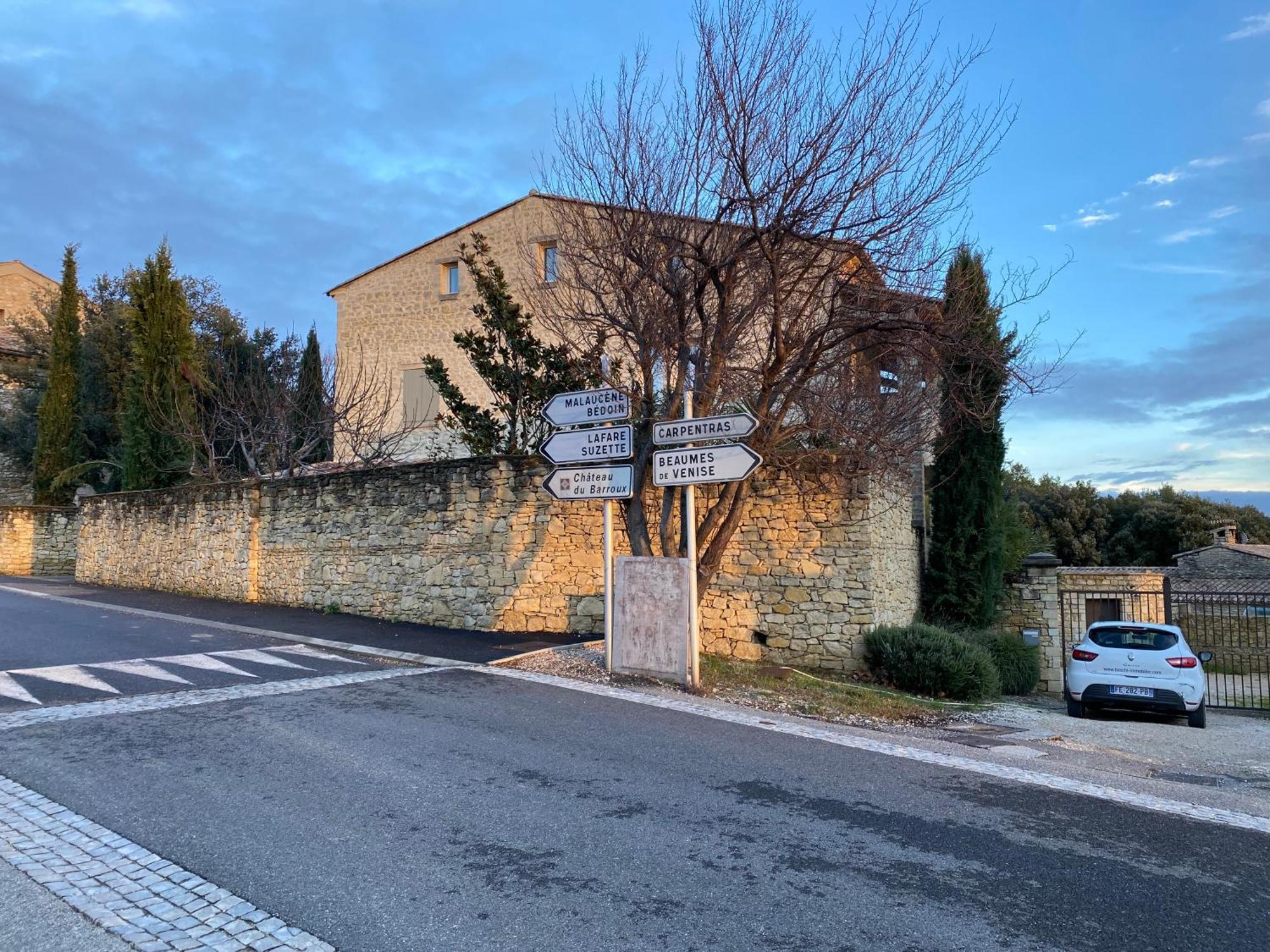 Les-Pepites-De-Badou Presentent La Graviere Le Barroux Exterior photo